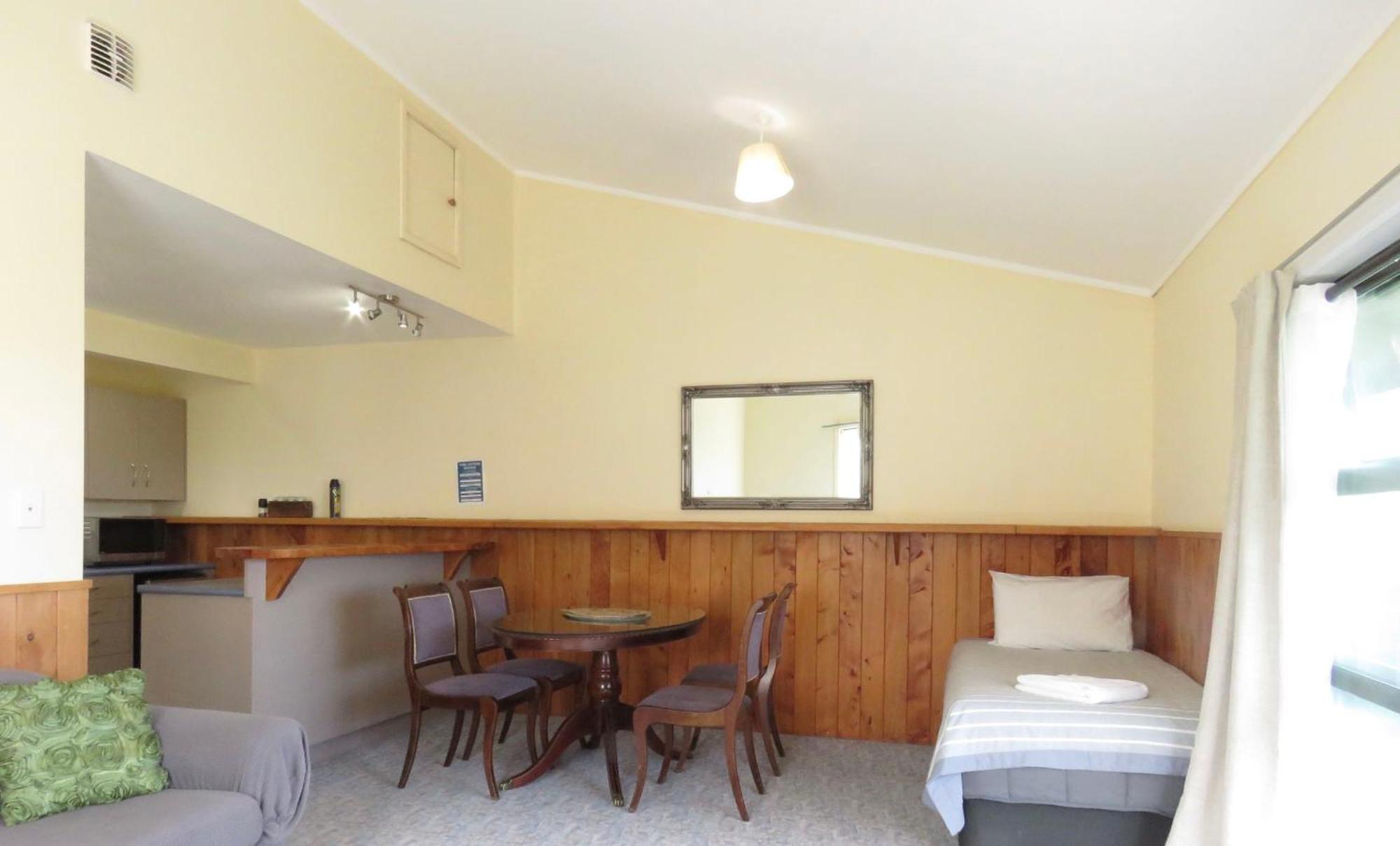 Mystery Creek Motel Rukuhia Luaran gambar